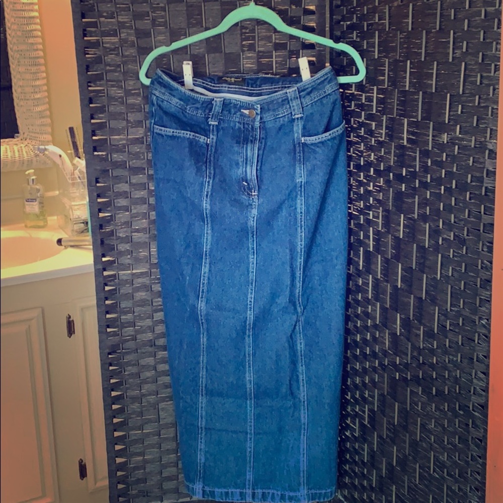 Eddie Bauer dark blue denim skirt.